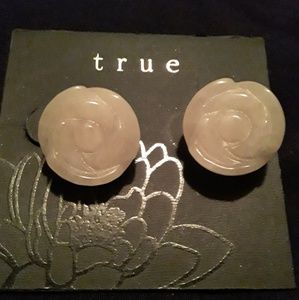Women's NWT True Earrings